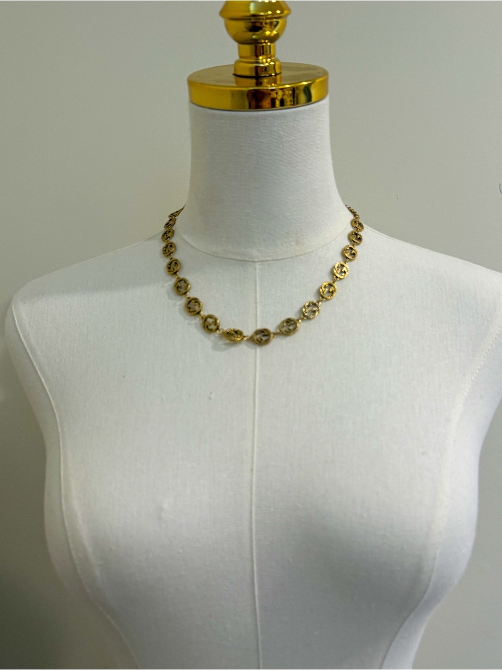 Authentic vintage Gucci Gold Coin-Link Necklace - Shiny Gold - Picture 2 of 5